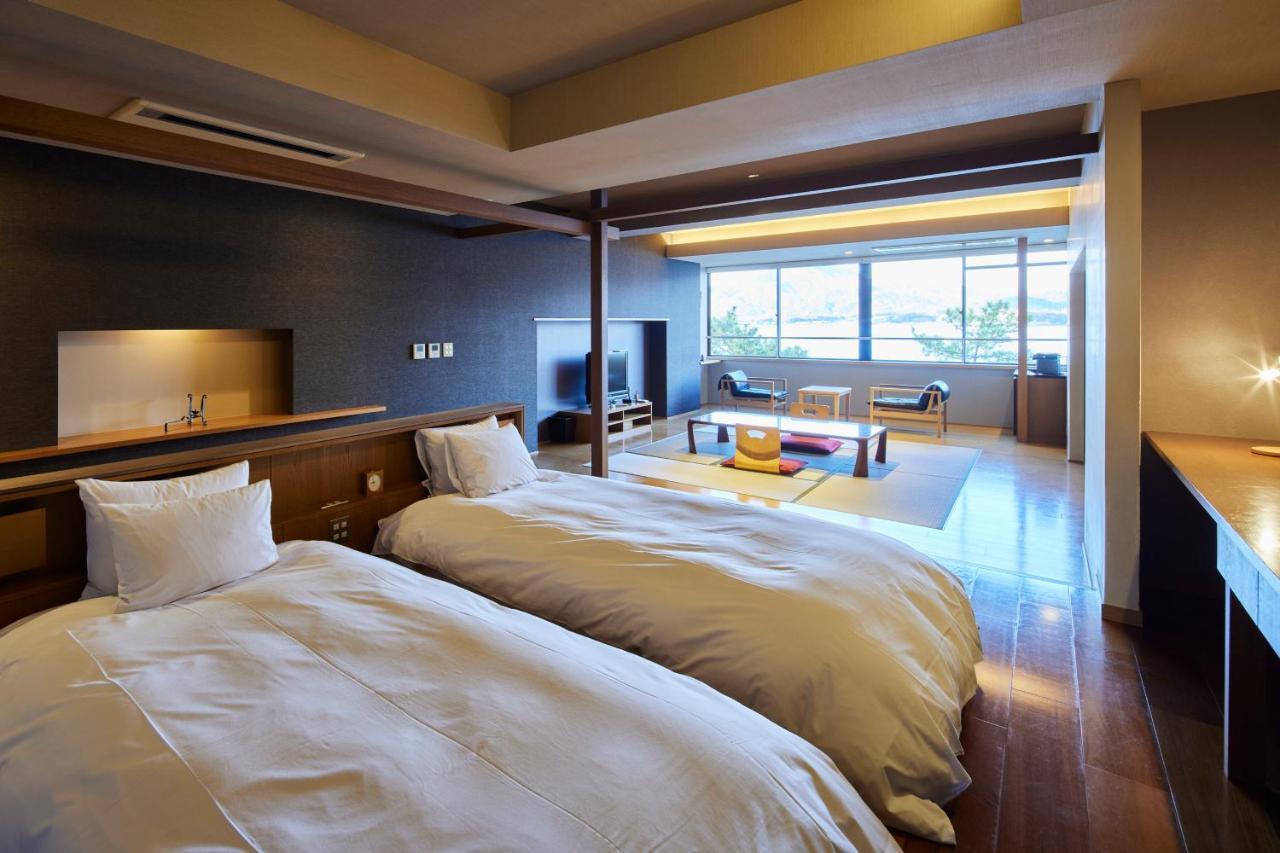 Itsukushima Iroha Hotel Hatsukaichi Exterior photo