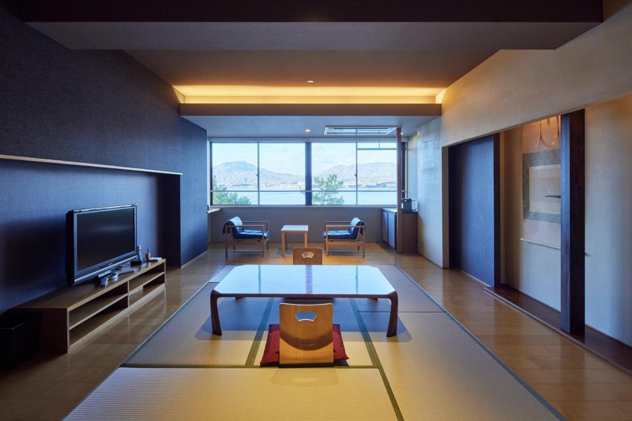 Itsukushima Iroha Hotel Hatsukaichi Exterior photo